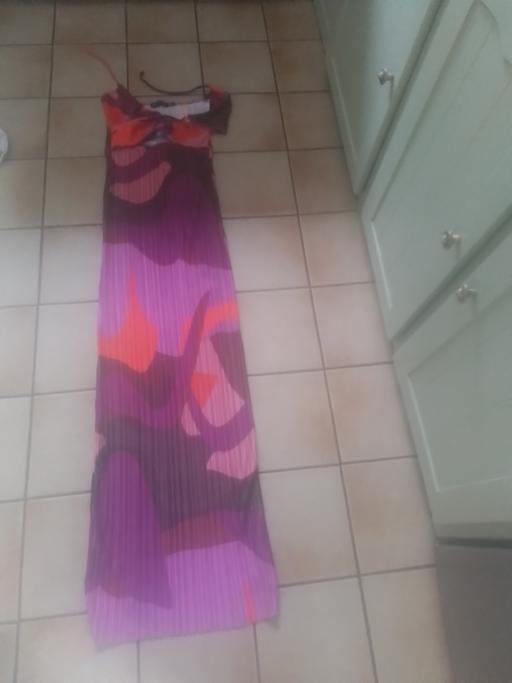 Buy & Sell Streetly Walsall - Photos for PRETTYLITTLETHING LONG DRESS