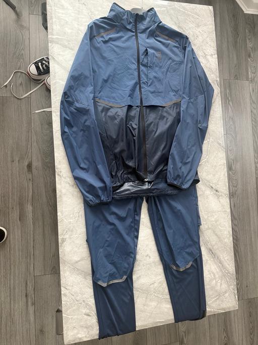 Buy & Sell Walton Liverpool - Photos for Blue on track suit