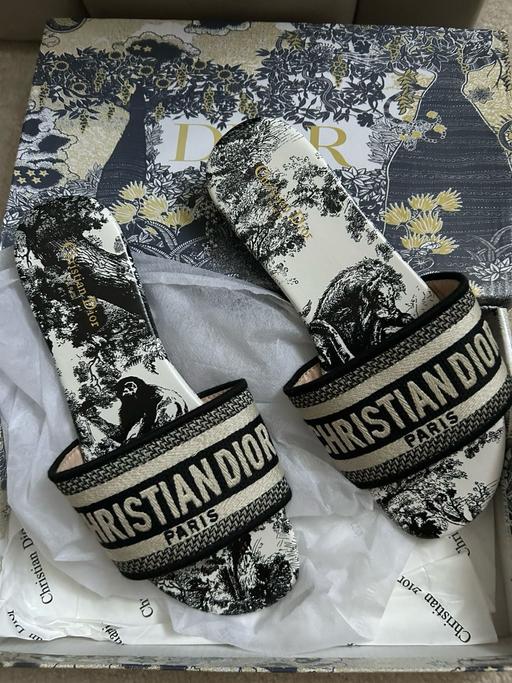 Buy & Sell Elephant and Castle South East London - Photos for Selling gorgeous Dior sandles