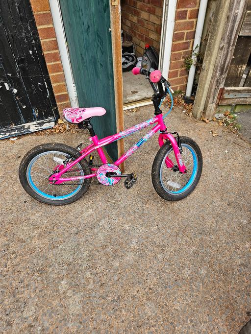 Buy & Sell Watford Town Centre Watford - Photos for Girls Pink Apollo bike