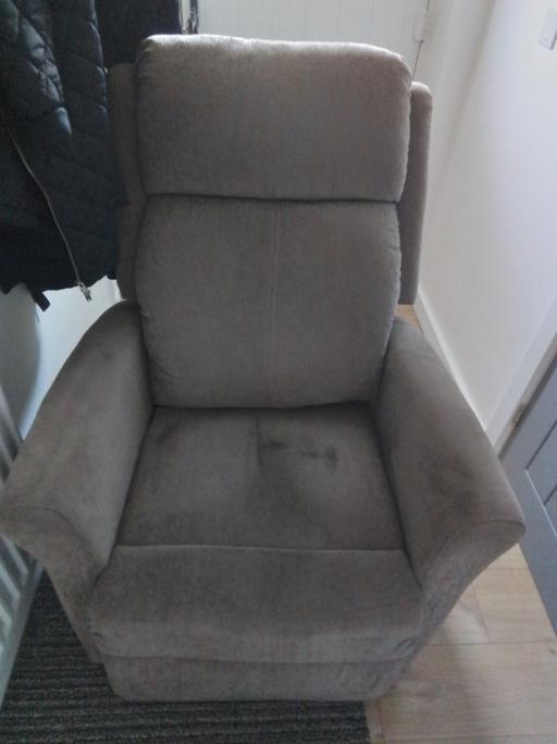 Buy & Sell Oaken South Staffordshire - Photos for Drive memphis rise and recline