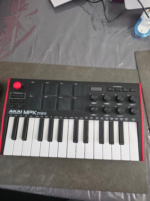 Buy & Sell Queensbury North West London - Photos for Akai Professional MPK Mini Midi Controller 