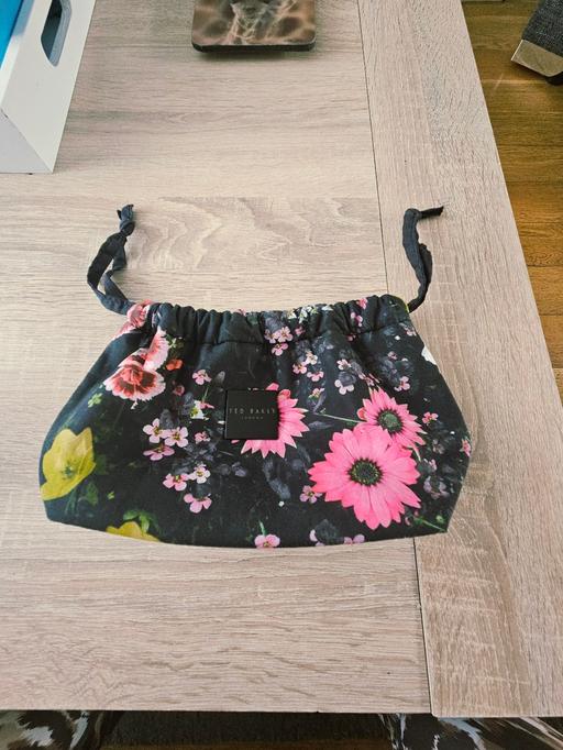 Buy & Sell Newton Doncaster - Photos for Ted Baker makeup bag