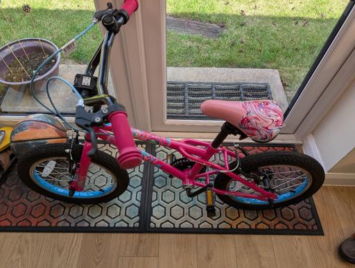 Buy & Sell Battersea South West London - Photos for Children's Pink Bicycle £70 Excellent Conditi
