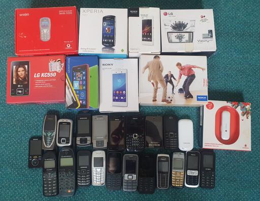 Buy & Sell Hill Head Kirklees - Photos for 29 Mobile Phones,Vodafone dongle and Sony mp3