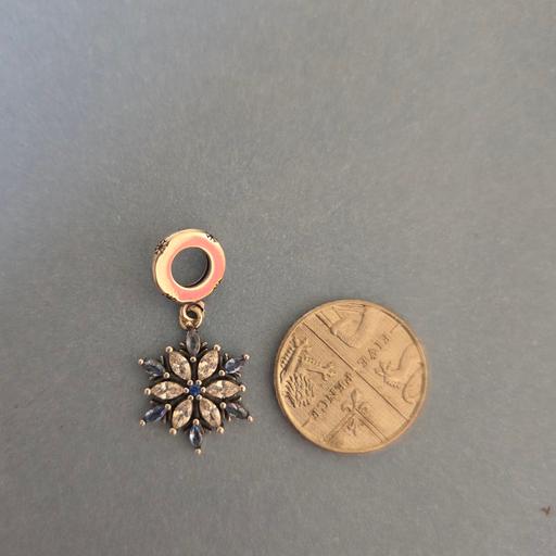 Buy & Sell Garlinge Thanet - Photos for SNOWFLAKE CHARM