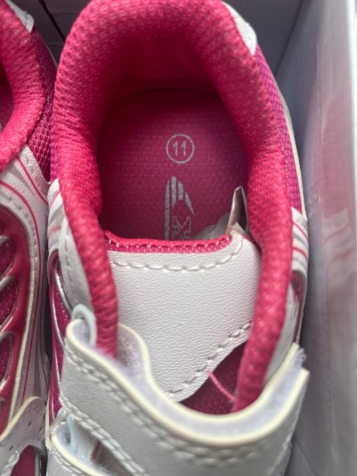 Buy & Sell Mitcham Merton - Photos for Girls trainers