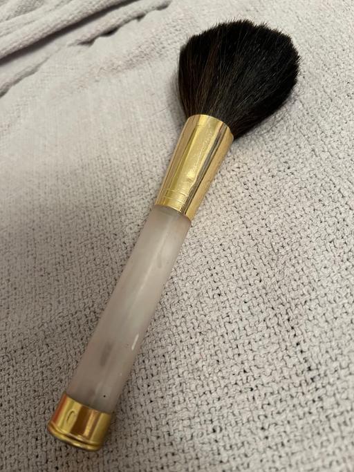 Buy & Sell Hetton-Le-Hole Sunderland - Photos for Large Brush With Lip Brushes Inside ( New )