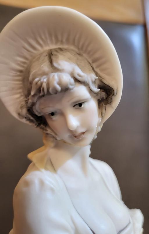Buy & Sell Saint Andrew`s Hull - Photos for Copodimonte Lady With The Shawl