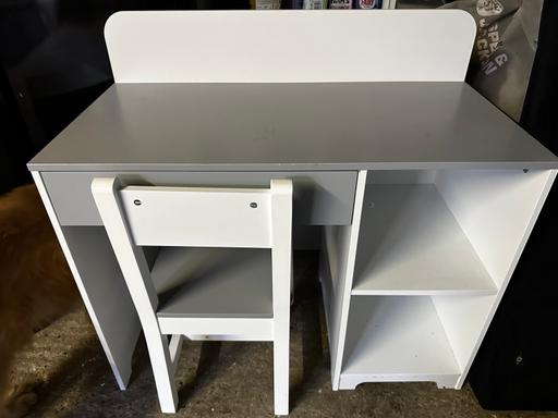 Buy & Sell Bickley South East London - Photos for Kids desk