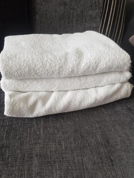 Buy & Sell Bushbury Wolverhampton - Photos for 3x White bath towels/ sheets