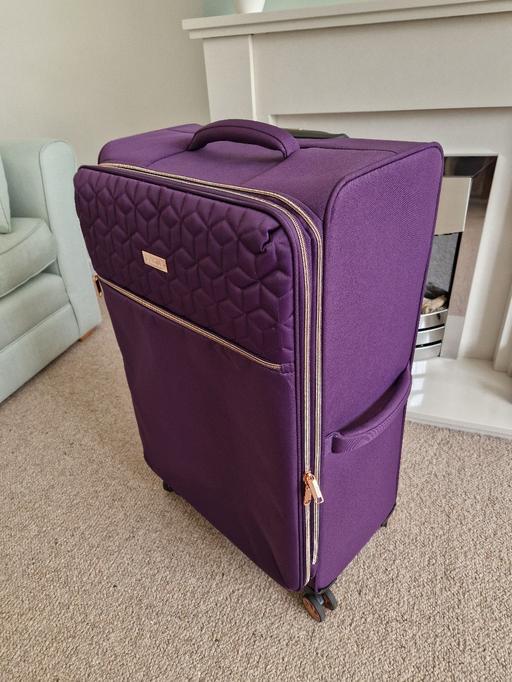 Buy & Sell Hatfield Doncaster - Photos for Almost new suitcase £23