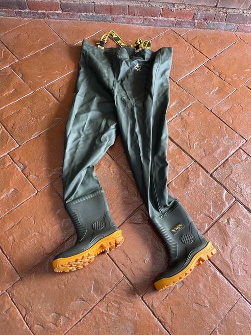 Buy & Sell Willenhall Walsall - Photos for Bass waders carp fishing