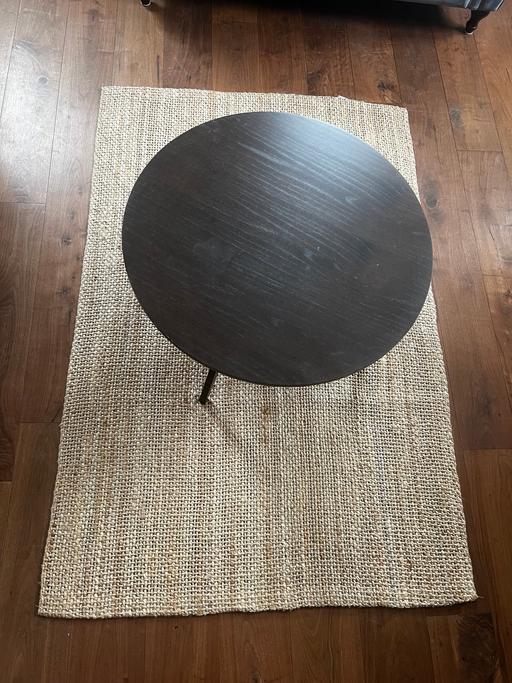 Buy & Sell St John`s Wood North West London - Photos for Round Coffee Table + Rug