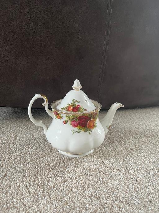 Buy & Sell Tividale Sandwell - Photos for Royal Albert small teapot