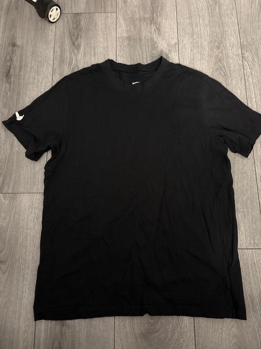 Buy & Sell Southdene Knowsley - Photos for Men's black Nike top
