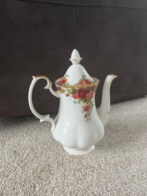 Buy & Sell Tividale Sandwell - Photos for Royal Albert large coffee pot