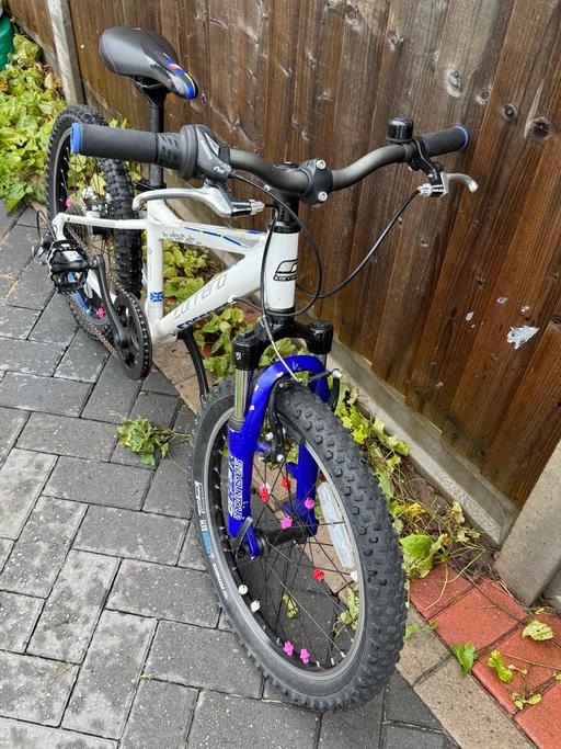 Buy & Sell Belgrave Walk Station Merton - Photos for 20” Carrera bike junior