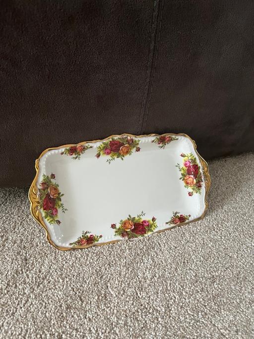 Buy & Sell Tividale Sandwell - Photos for Royal Albert large plate dish
