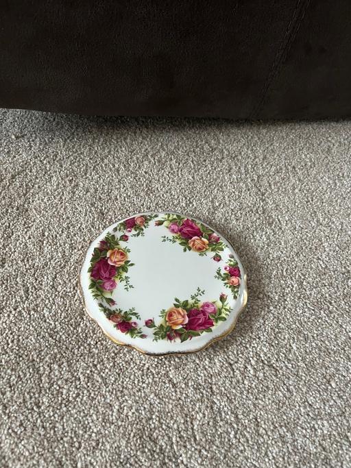 Buy & Sell Tividale Sandwell - Photos for Royal Albert medium plate dish