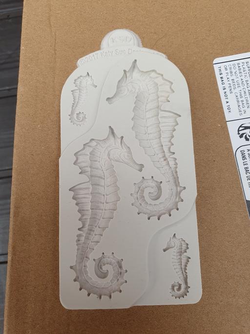 Classes Croydon Croydon - Photos for katy sue silicone seahorses mould