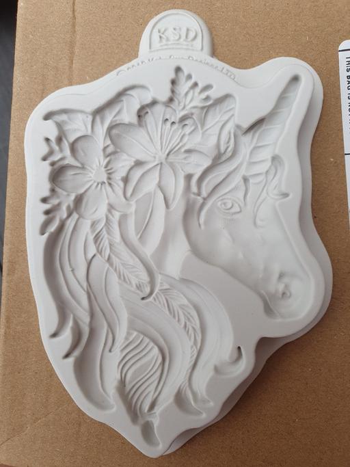 Classes Croydon Croydon - Photos for katy sue unicorn silicone mould