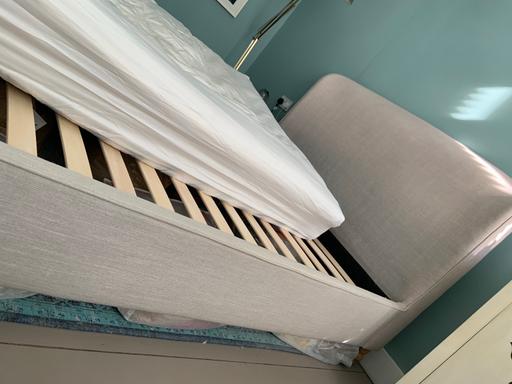 Buy & Sell - Photos for Really good Bed frame