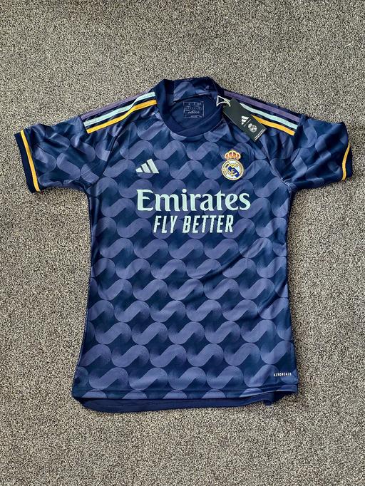 Buy & Sell Letchworth Garden City North Hertfordshire - Photos for Authentic 23/24 Real Madrid Shirt
