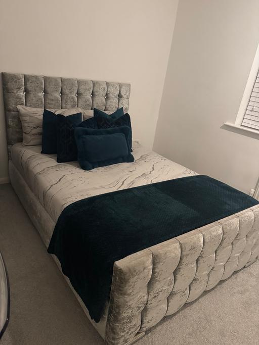 Buy & Sell Leicester Leicester - Photos for Double crushed velvet bed frame