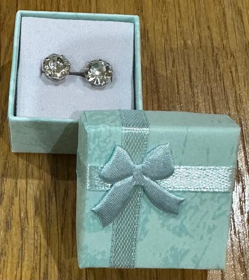 Buy & Sell Shirley Solihull - Photos for Brand new Earrings in gift box 🎁