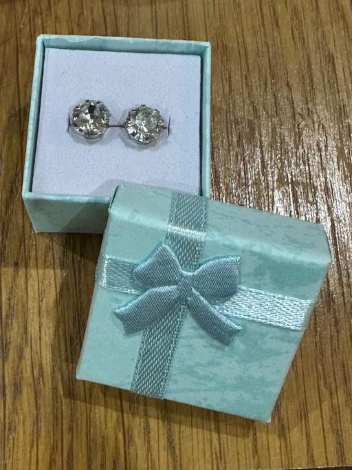 Buy & Sell Shirley Solihull - Photos for Brand new Earrings in gift box 🎁