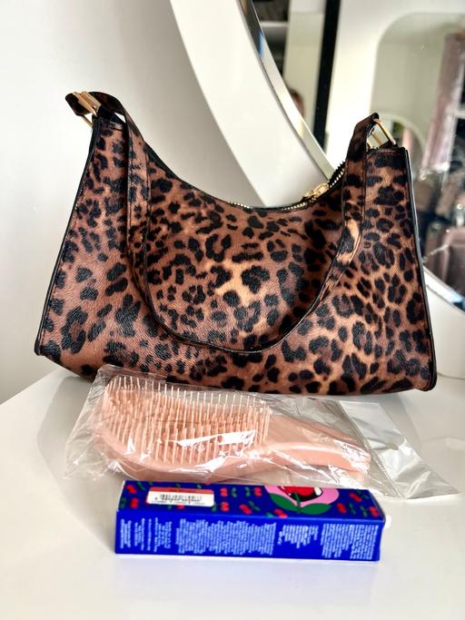 Buy & Sell Kidbrooke South East London - Photos for Girls set bundle Handbag,lipgloss,brush