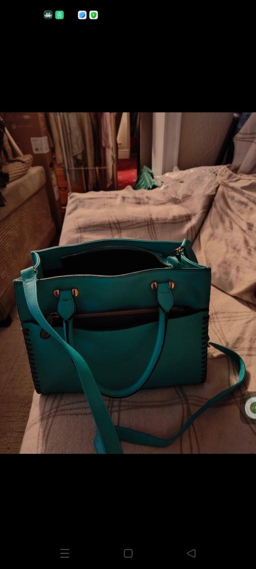 Buy & Sell Ponthenry Carmarthenshire - Wales - Photos for Avon bag and purse