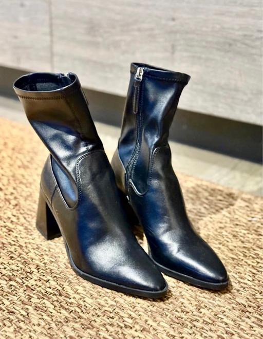 Buy & Sell Blackwall East London - Photos for Zara - stylish faux leather ankle boots