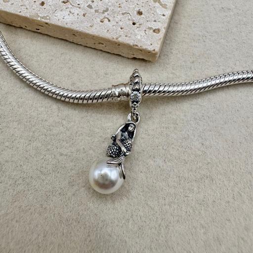 Buy & Sell Uxbridge Hillingdon - Photos for Disney Luminous Mermaid Charm