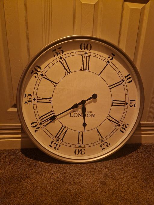 Buy & Sell Scholes Rotherham - Photos for X Large silver London clock