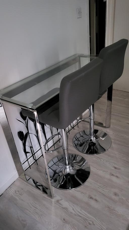 Buy & Sell Edgbaston Birmingham - Photos for breakfast bar table and 2 bar stools