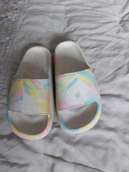 Buy & Sell Chapeltown Sheffield - Photos for size 13
