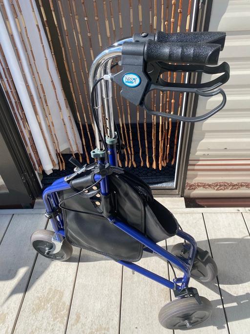 Buy & Sell Broadway Wychavon - Photos for NRS 3 wheel rollator walker with basket /tray