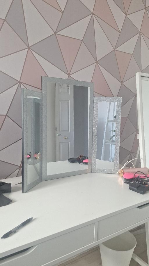 Buy & Sell Tottington Bury - Photos for 3 sided mirror