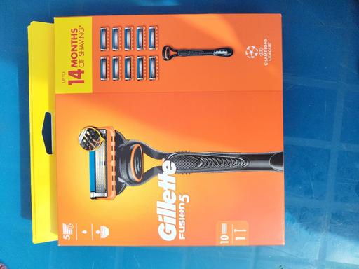Buy & Sell Oldbury Sandwell - Photos for gillete fusion 5 razor and 10 blades pack