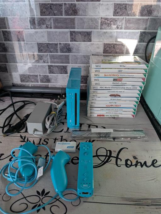 Buy & Sell Upper Gornal Dudley - Photos for Nintendo Wii ( Tiffany blue) & games