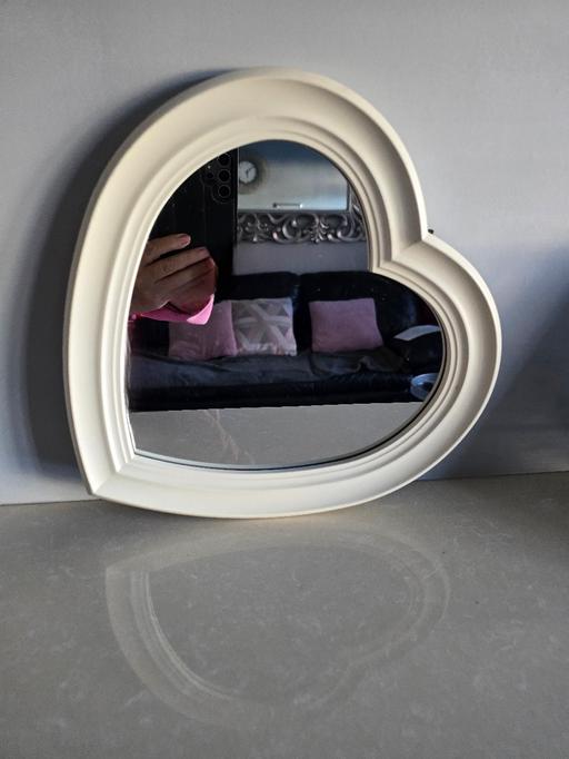 Buy & Sell Rowley Regis Sandwell - Photos for White heart shape hanging mirror