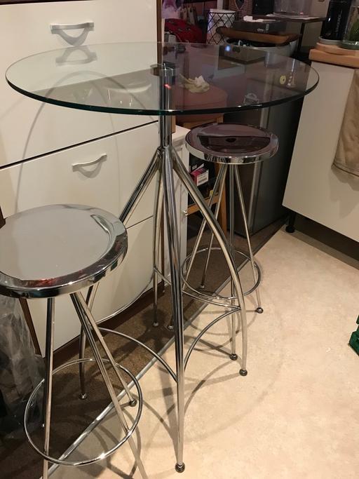 Buy & Sell Swindon Town Centre Swindon - Photos for glass table and stools