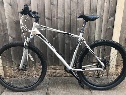 Buy & Sell Stockland Green Birmingham - Photos for GIANT Revel 27.5 Hardtail Mountain Bike MINT