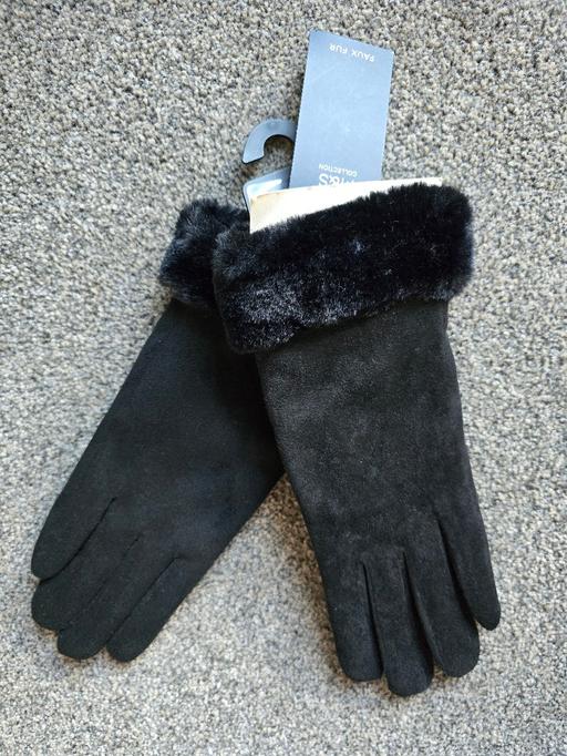 Buy & Sell Rowley Regis Sandwell - Photos for Marks &Spencer faux fur trim gloves- bnwt