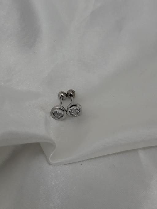 Buy & Sell Healey Rochdale - Photos for stud earrings