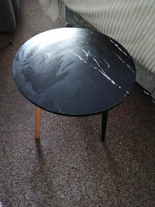 Buy & Sell Wednesfield Wolverhampton - Photos for Small table one leg needs painting