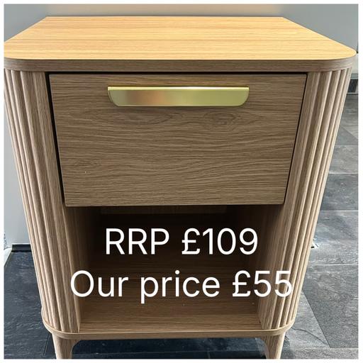 Buy & Sell Chasetown Lichfield - Photos for Bedside one draw chest in oak