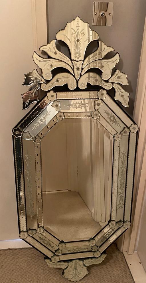 Buy & Sell Hounslow Town Centre Hounslow - Photos for Venetian mirror